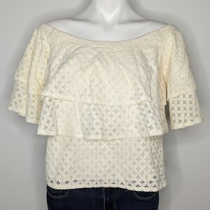 ✨3/$15 Banana Republic off white layered lace wide neck blouse XS